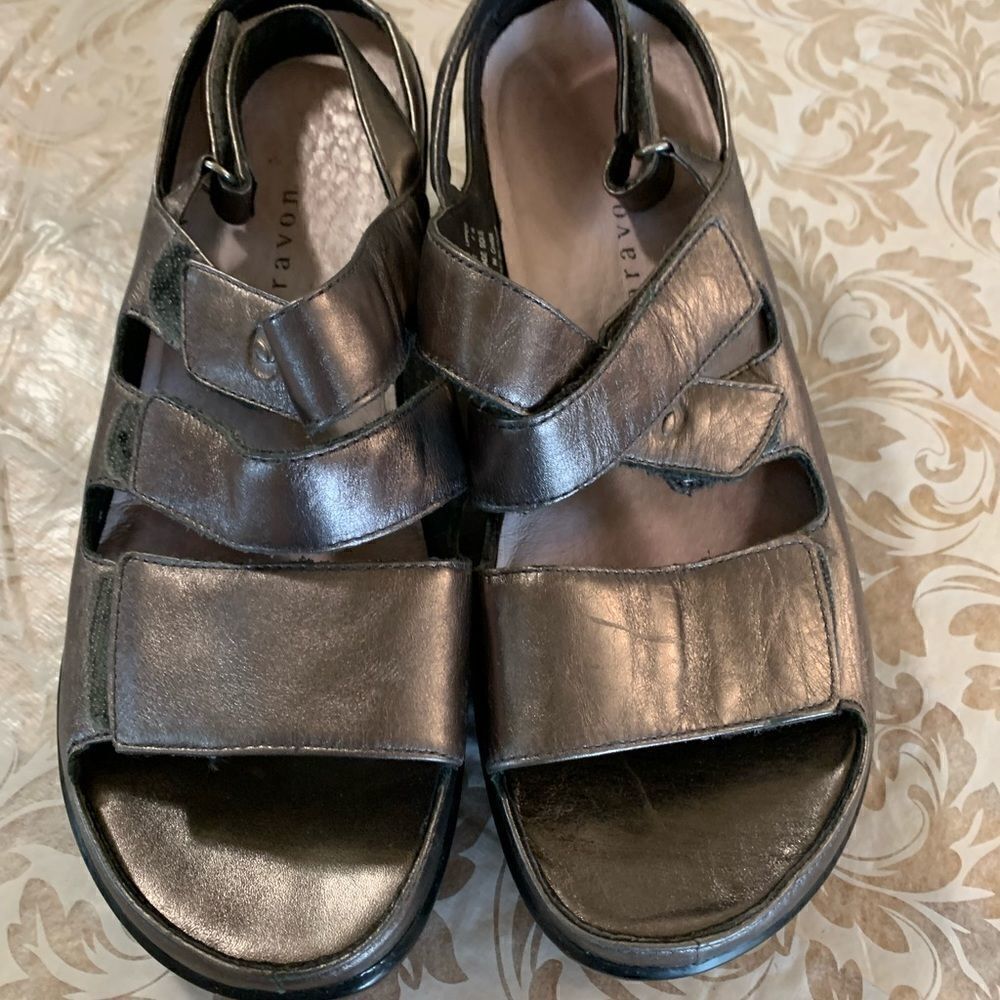 Aravon Sandals Comfort Walking Shoes Pewter Adj Straps Size 7
